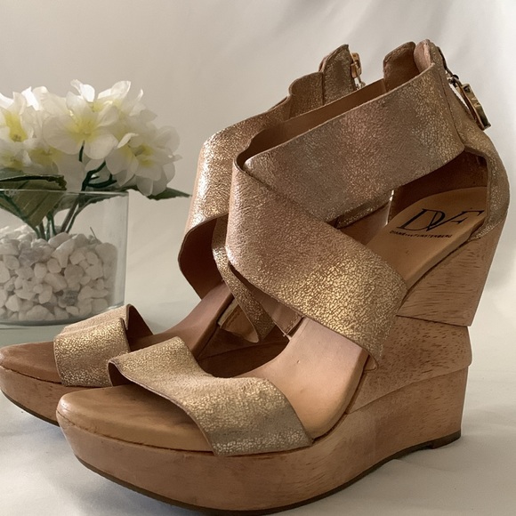 DIANE VON FURSTENBERG Opal Wedge Sandals - Picture 7 of 14